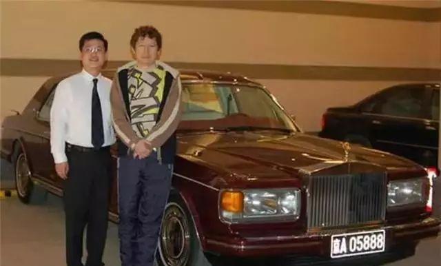 新中国成立后的第一辆豪车，李春平买了！售价千万，增值一个亿