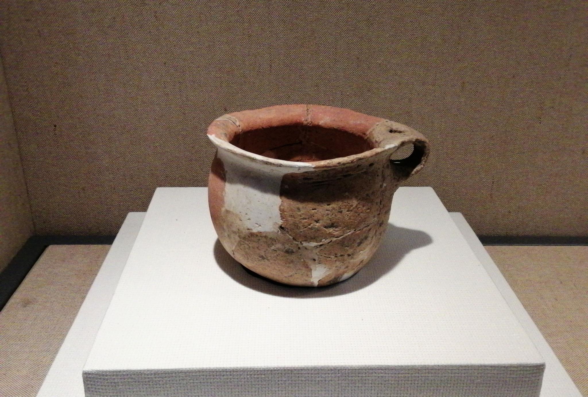 新石器时代马家窑文化马厂类型波折纹彩陶罐