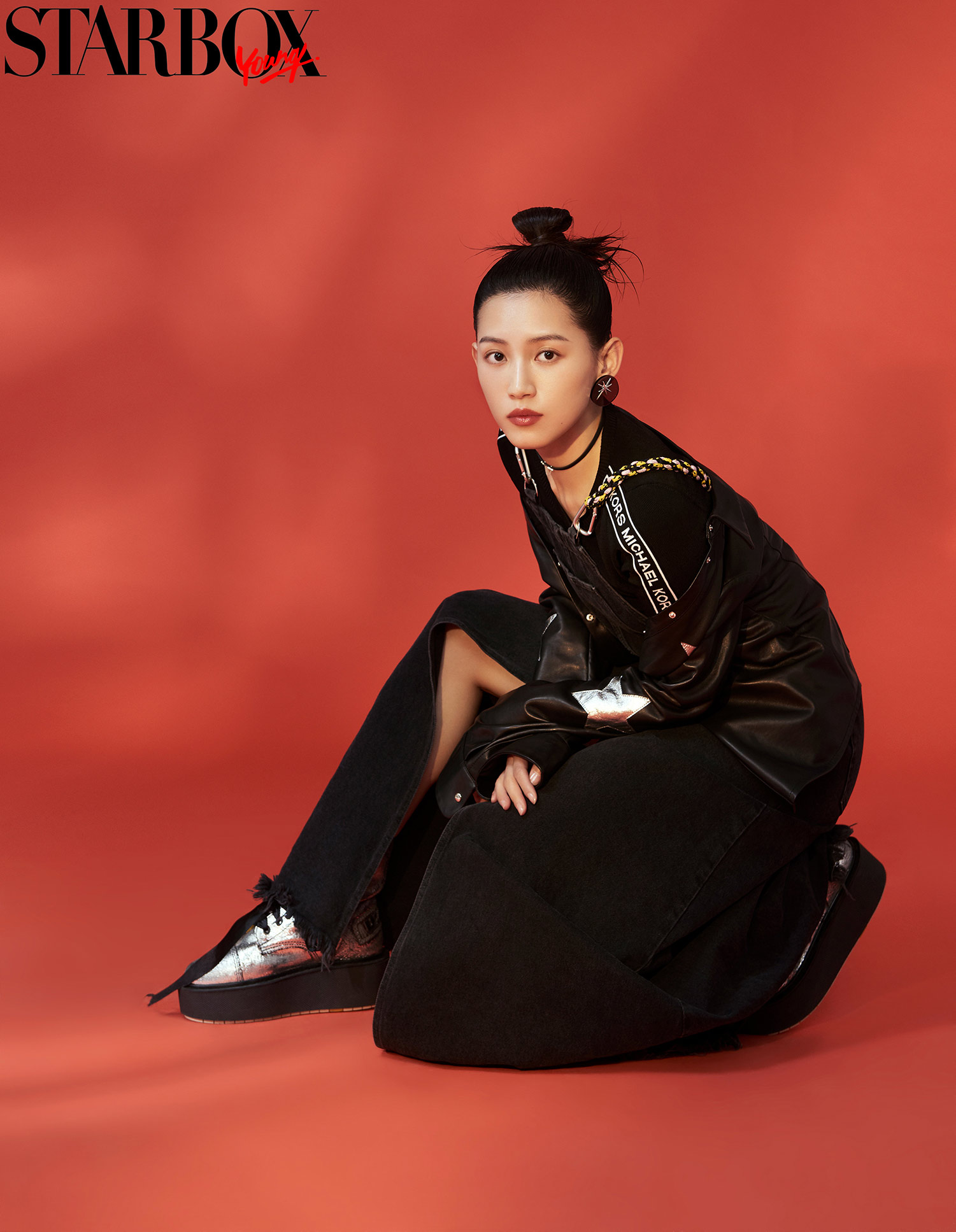 据悉,苏青在电视剧《新神雕侠侣》中饰演古墓派创始人林朝英,白衣