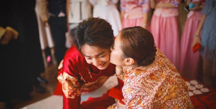 《灵魂摆渡》夏冬青宣布结婚喜讯刘智扬与妻子甜蜜相拥超幸福