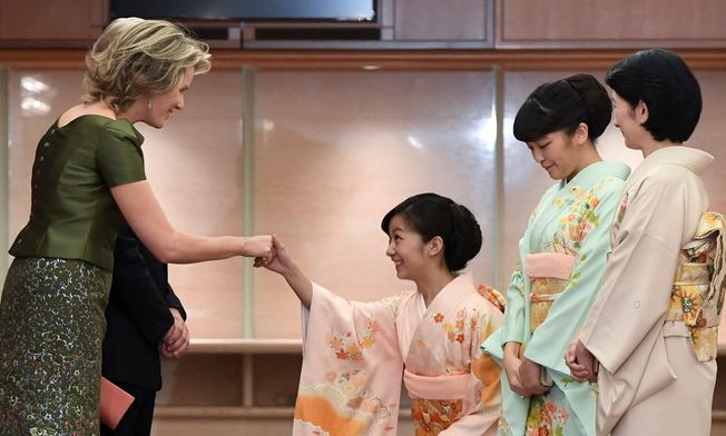 日本的和服,皇室成员穿上风格各不同,美智子皇后很有韵味