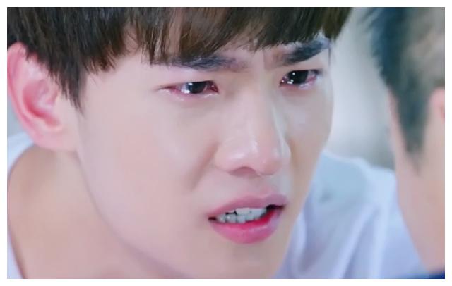 吴亦凡哭戏被批演技欠缺,看众男神们演哭戏的样子,鹿晗最美