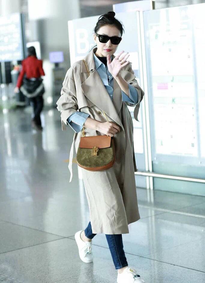 2019春天穿防风衣配短裤裤,秒变时尚精!