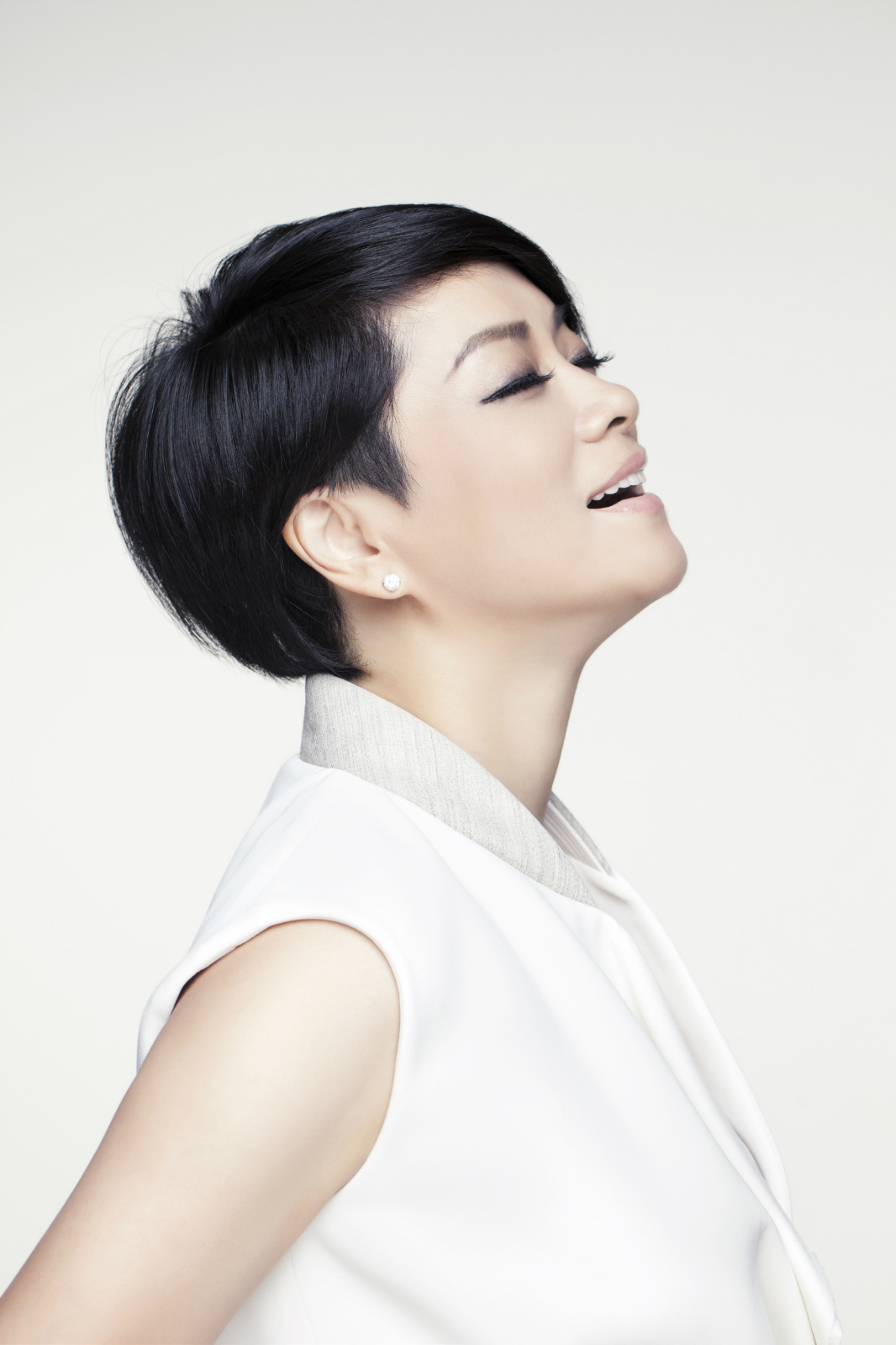 毛阿敏献唱电影中国机长主题曲我爱祖国的蓝天mv发布