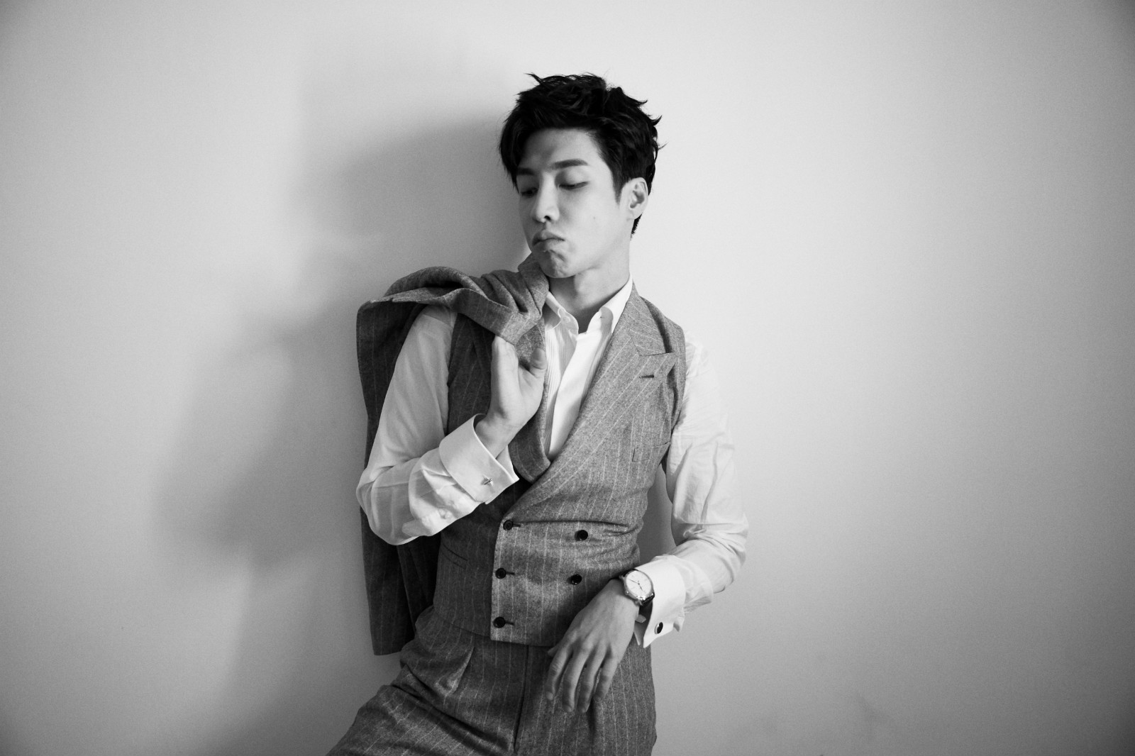 高瀚宇出席金骨朵盛典凭sci谜案集斩获网络实力演员