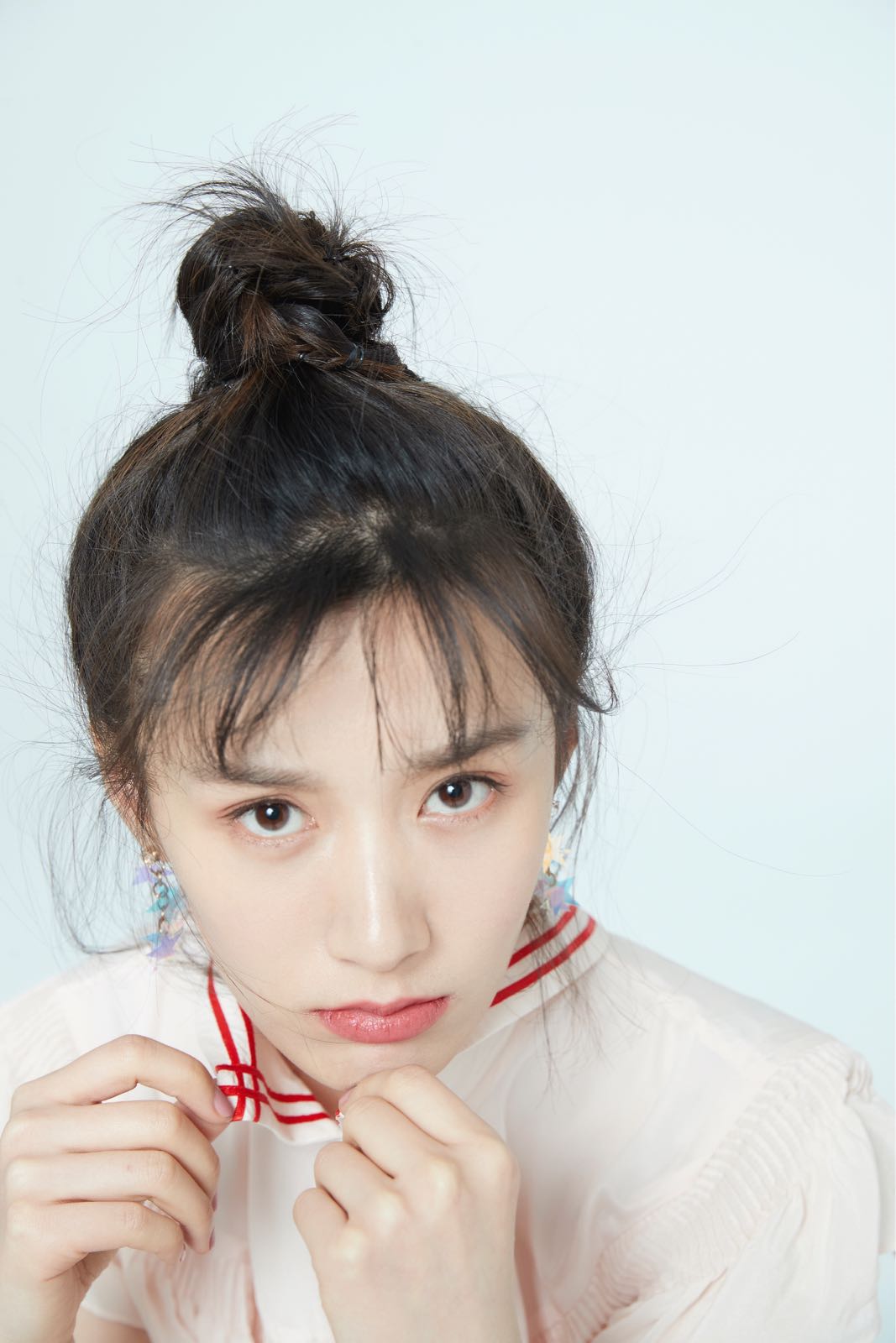 徐悦情人节男友视角写真出炉 微风狗啃刘海抢镜