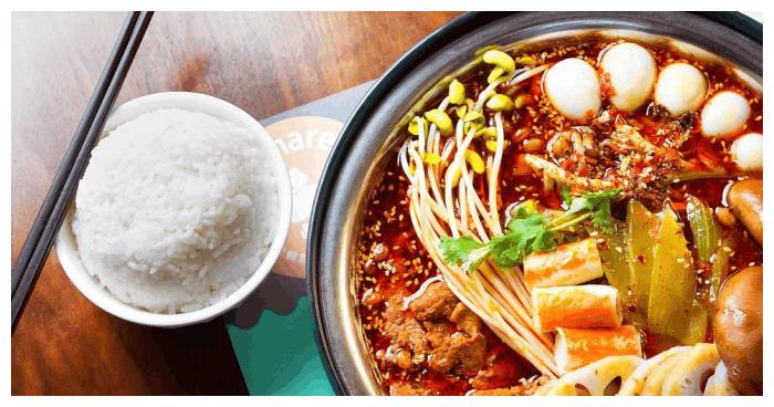 一碗米饭, 一碗红油冒菜, 一碟辣椒粉.爱辣的四川人顿顿吃!