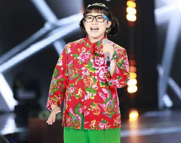 靠赵本山春晚一夜成名,今开豪车当老板,又离开丈夫和儿子