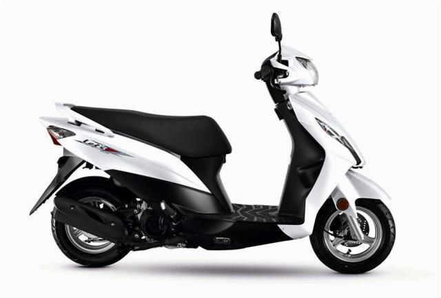 铃木推出一款超具性价比的踏板摩托,省油耐用匹配明星发动机-新浪汽车