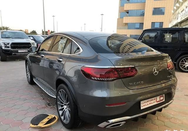 新款奔驰glc coupe实车进店了,搭配密集型轮毂,比x6还阔气!