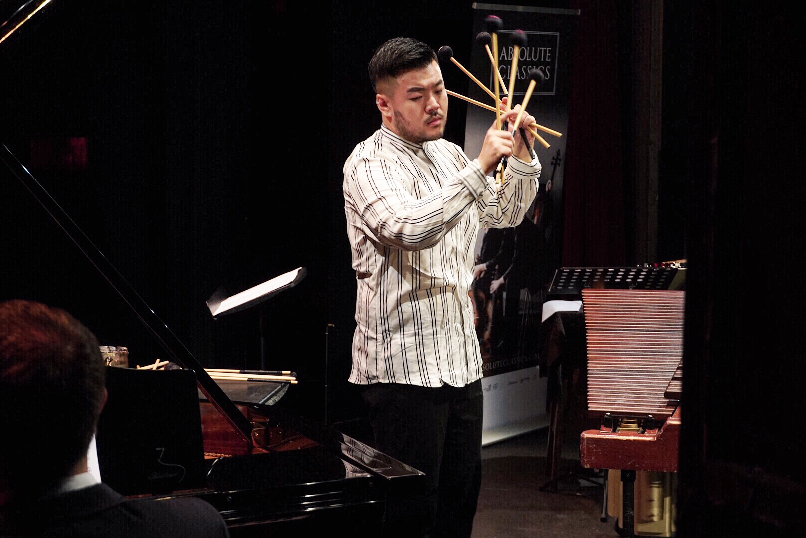 余乐压轴出席苏格兰音乐节 250年皇家剧院引节奏狂潮