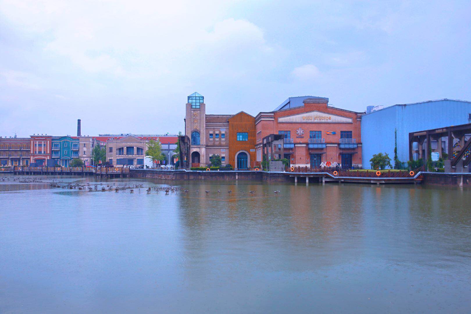 阴雨天里的无锡华莱坞流浪地球的部分特效就是出自这里