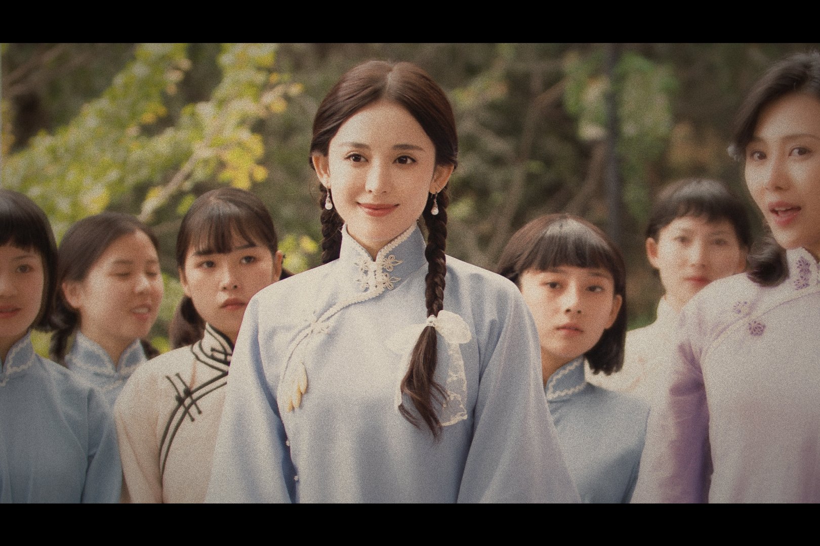 女星换上民国学生装,女神娜扎都没有这位女星美