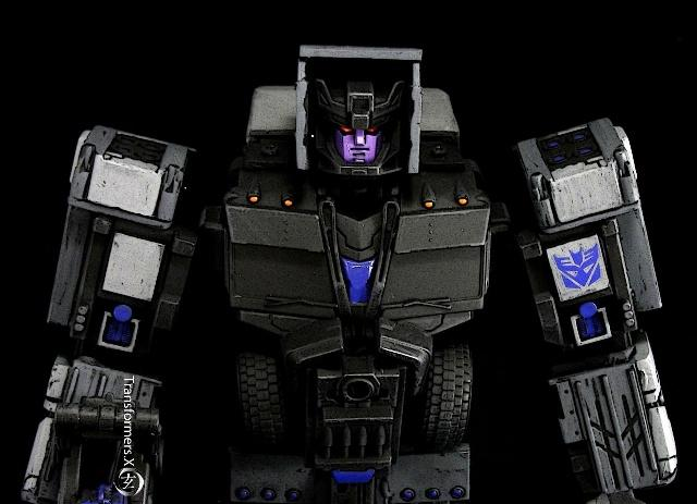 变形金刚狂派霸天虎飞虎队首领汽车大师