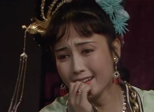 有显露原形之前,可是一个帅哥,并且又帮助高为自己要嫁给一个英姿飒爽