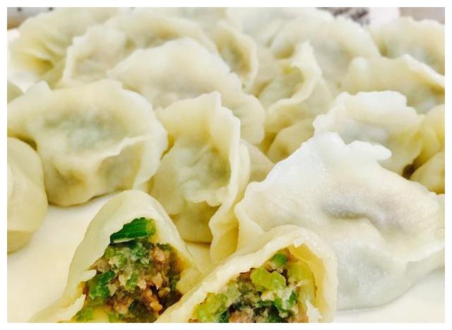 如何调制芹菜饺子馅好吃芹菜猪肉水饺的家常做法