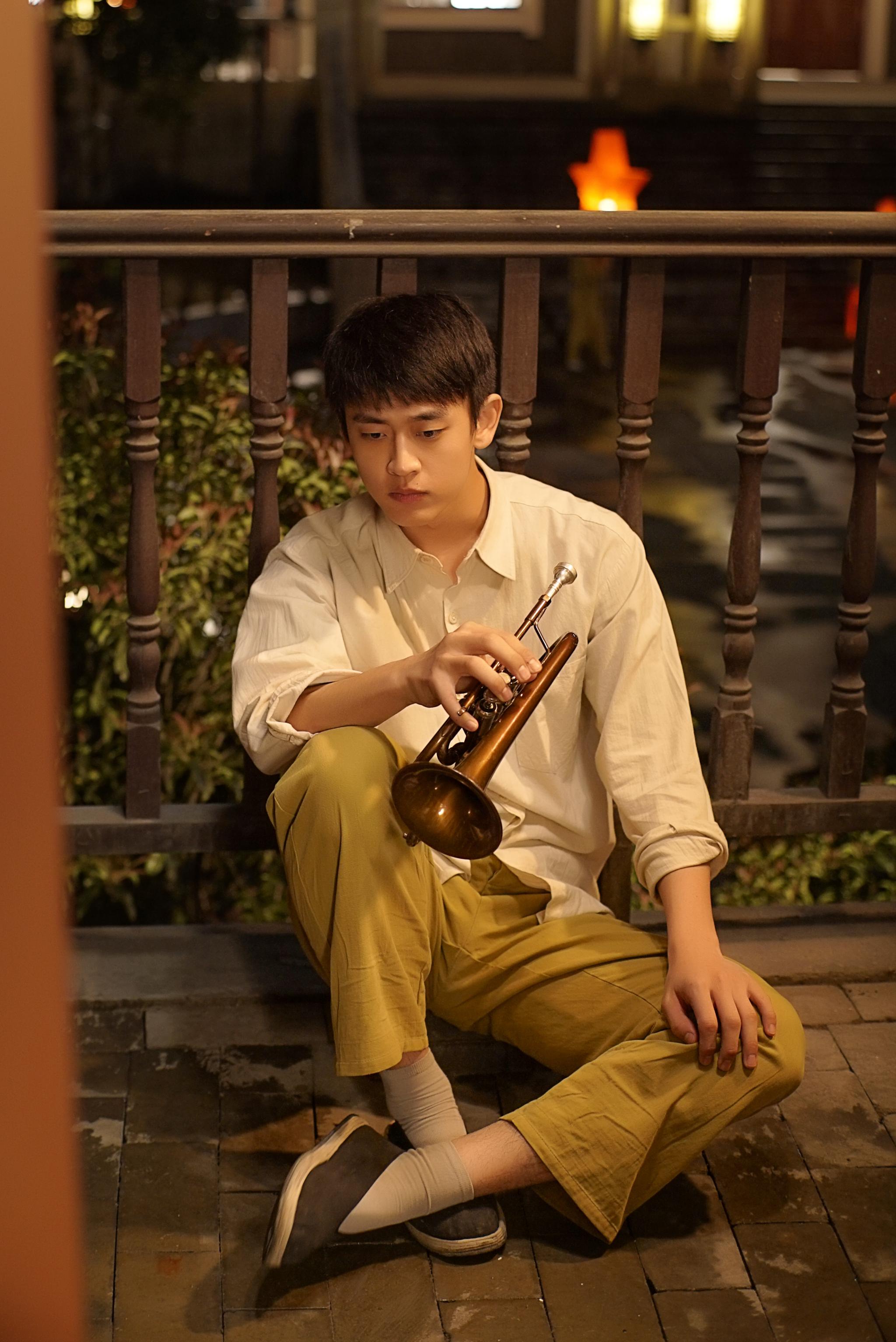 《时空来电》今晚悬疑开播 "小号手"王天辰警察造型正气十足