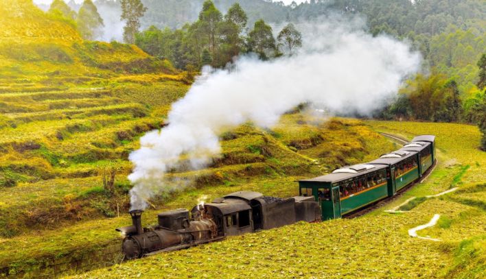 四川嘉阳小火车剪影画面唯美令人向往