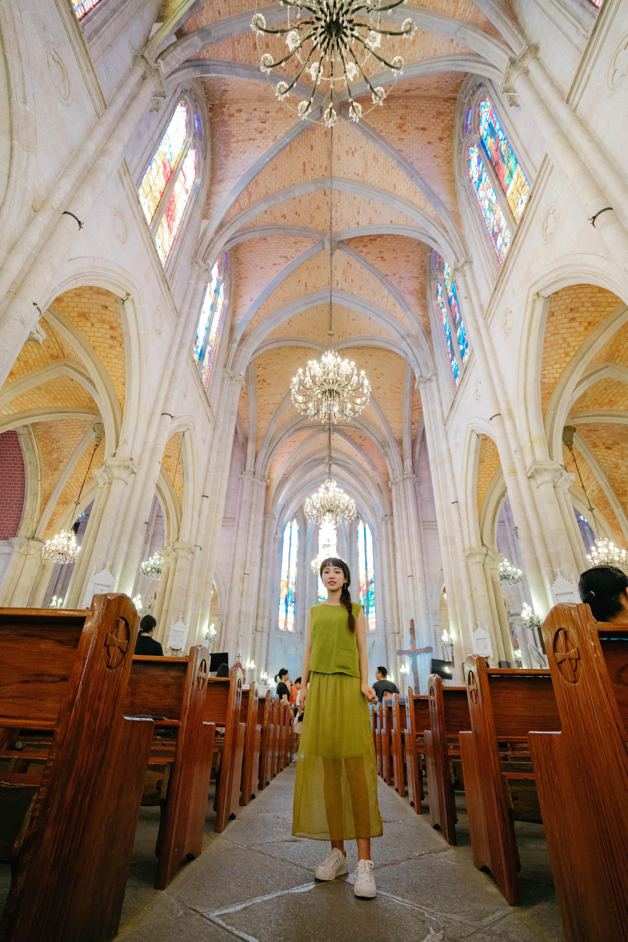 广州旅行|圣心石室大教堂环境人像复古写真独特拍法