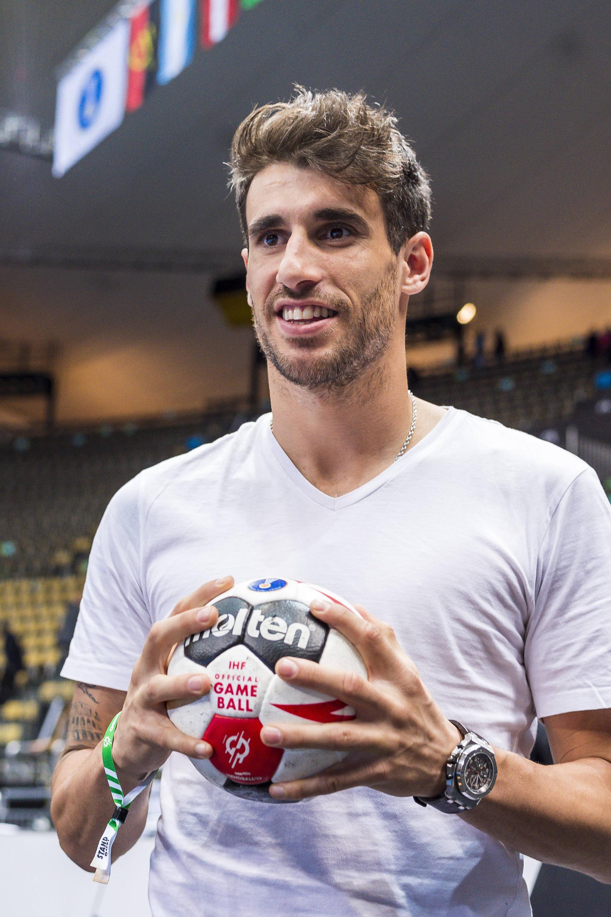 哈维马丁内斯观看手球世界杯|哈维马丁内斯|手球|世界杯_新浪新闻