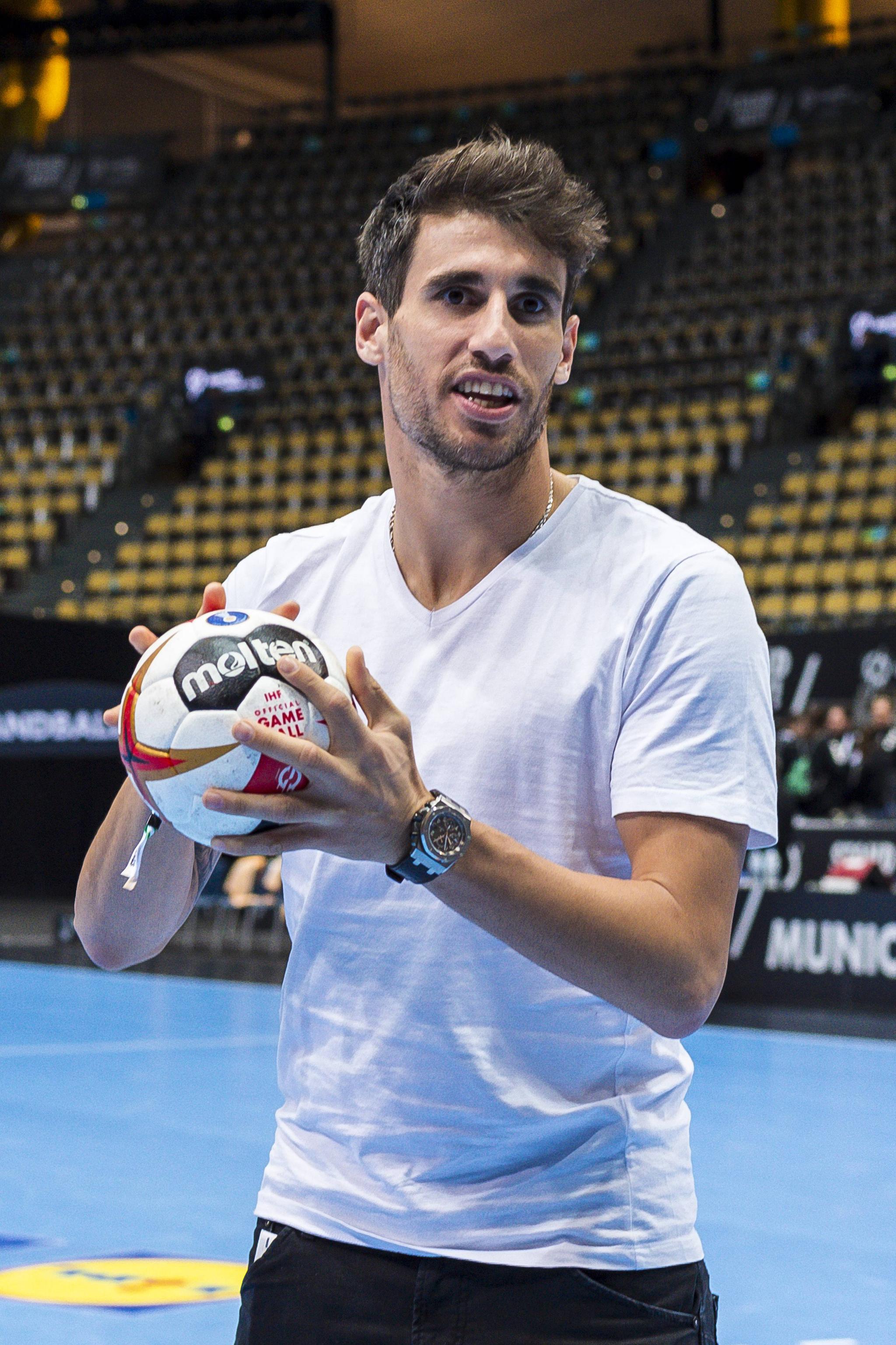 哈维马丁内斯观看手球世界杯