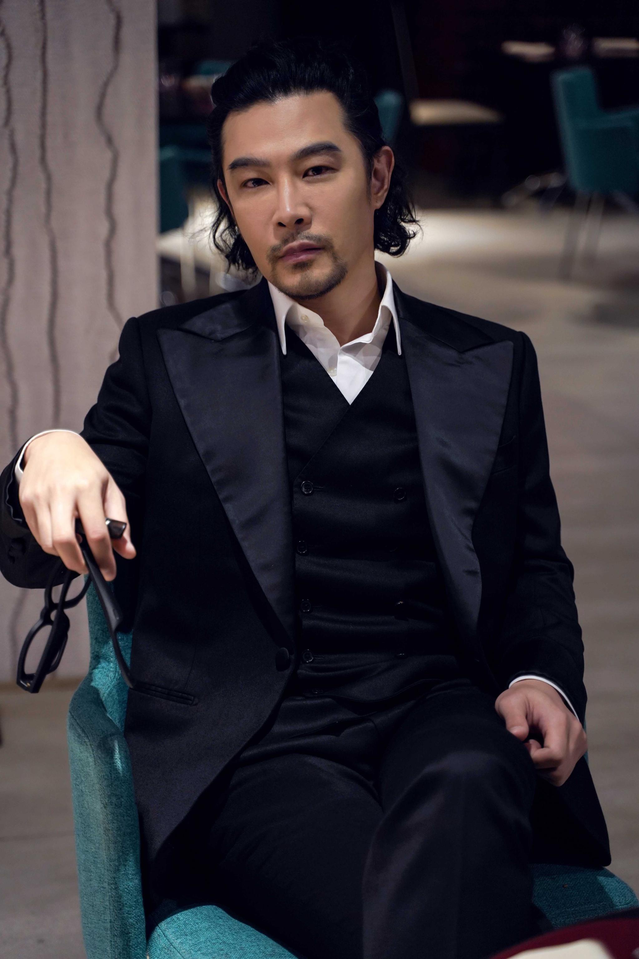 实力派演员黄维德受邀出席电影节颁奖典礼及闭幕式红毯.