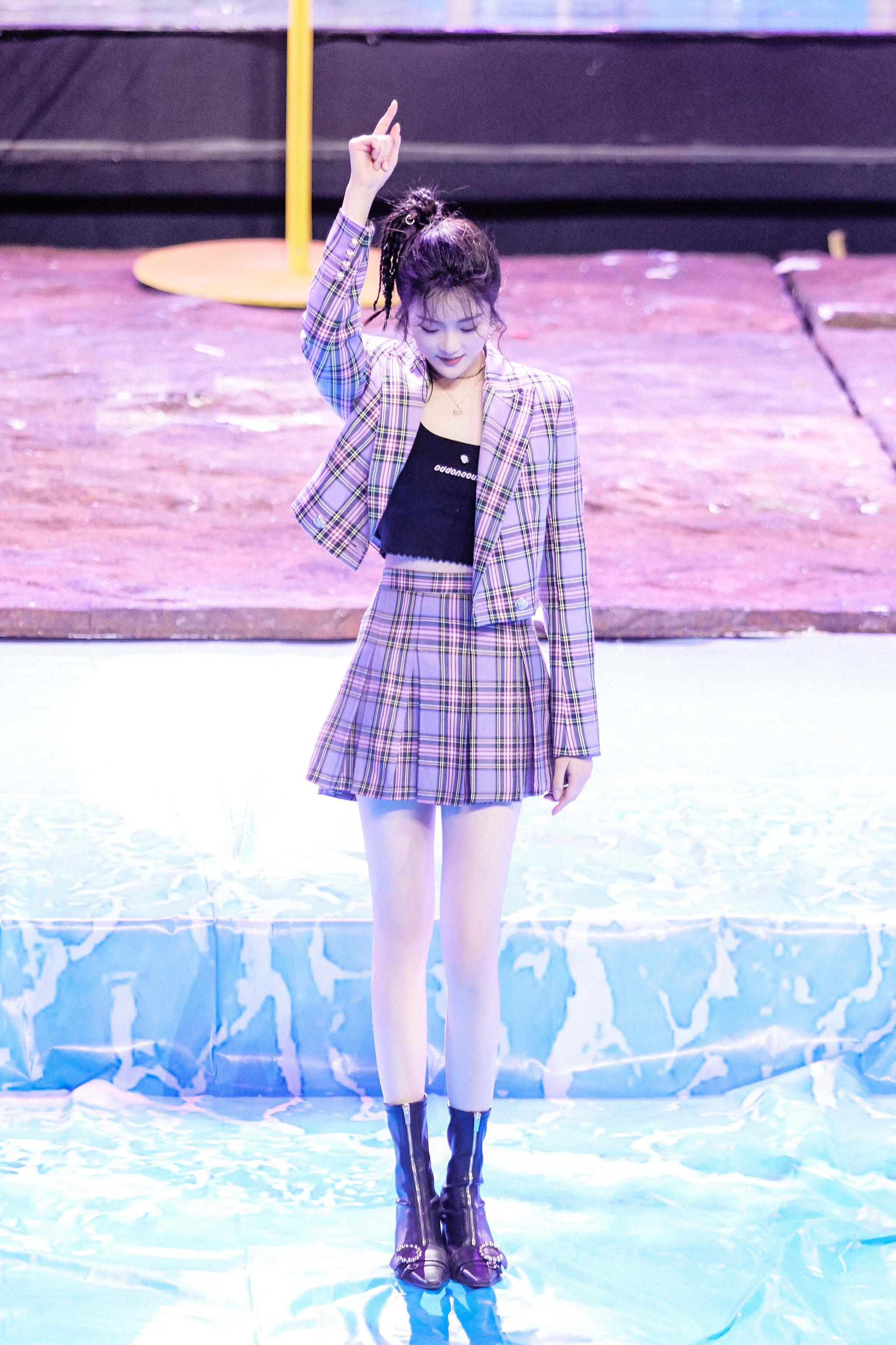 跨界歌王张可盈发大招全能少女唱跳俱佳显超强live实力