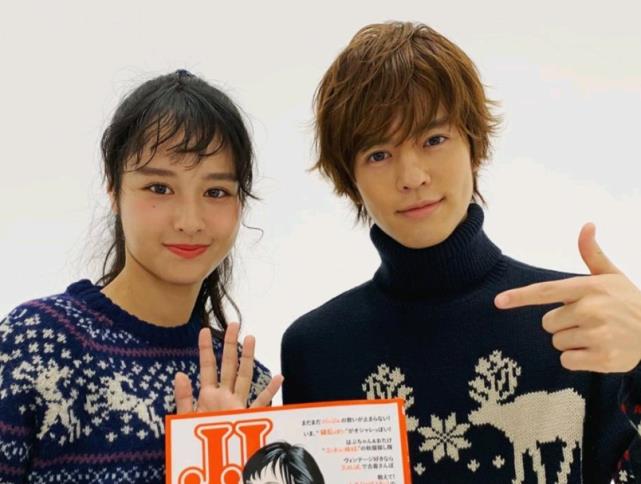 假面骑士时王:月读和庄吾情侣装互动,盖茨瞬间哭晕在厕所!