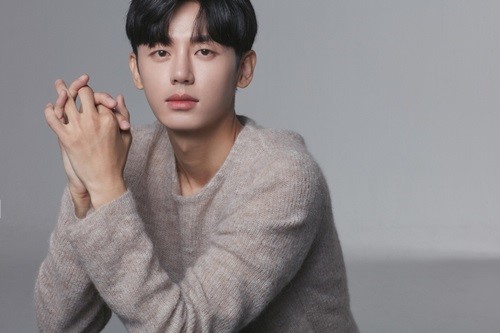 韩国艺人李知勋确定加盟kbs2tv新周三周四剧《99亿