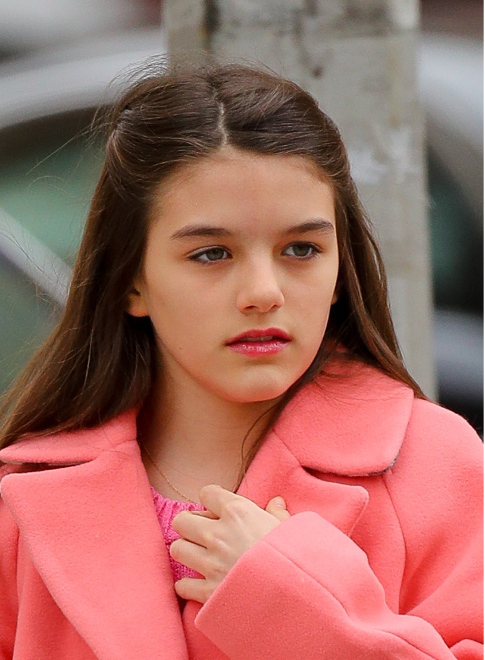 阿汤哥女儿suri cruise长成身材大姑娘 还瘦身成功很