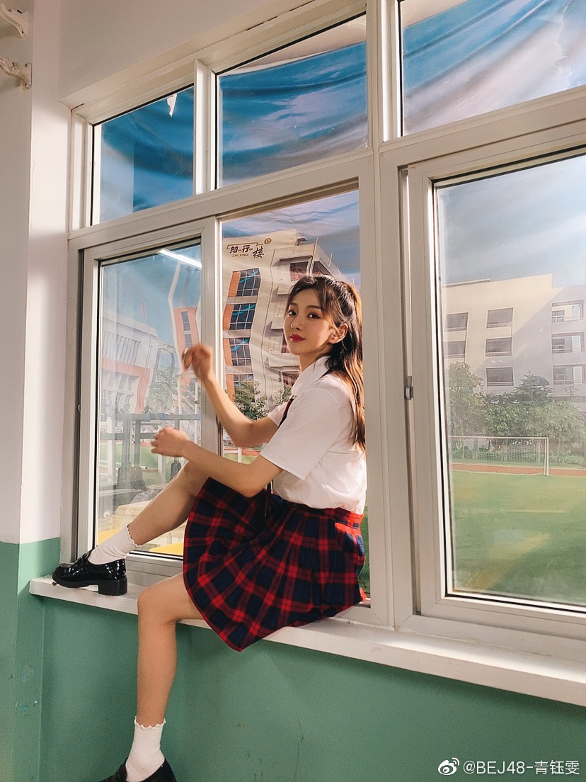 偶像美少女bej48-青钰雯迷人写真