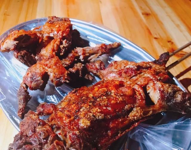 同事竟然爱吃中国四大黑暗料理之一福建烤老鼠,我也是醉了!