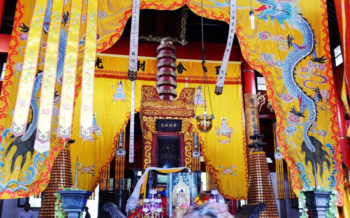 阿育王寺释迦牟尼真身舍利宝塔