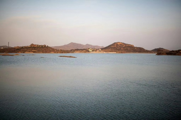 忻州奇村双乳湖春景