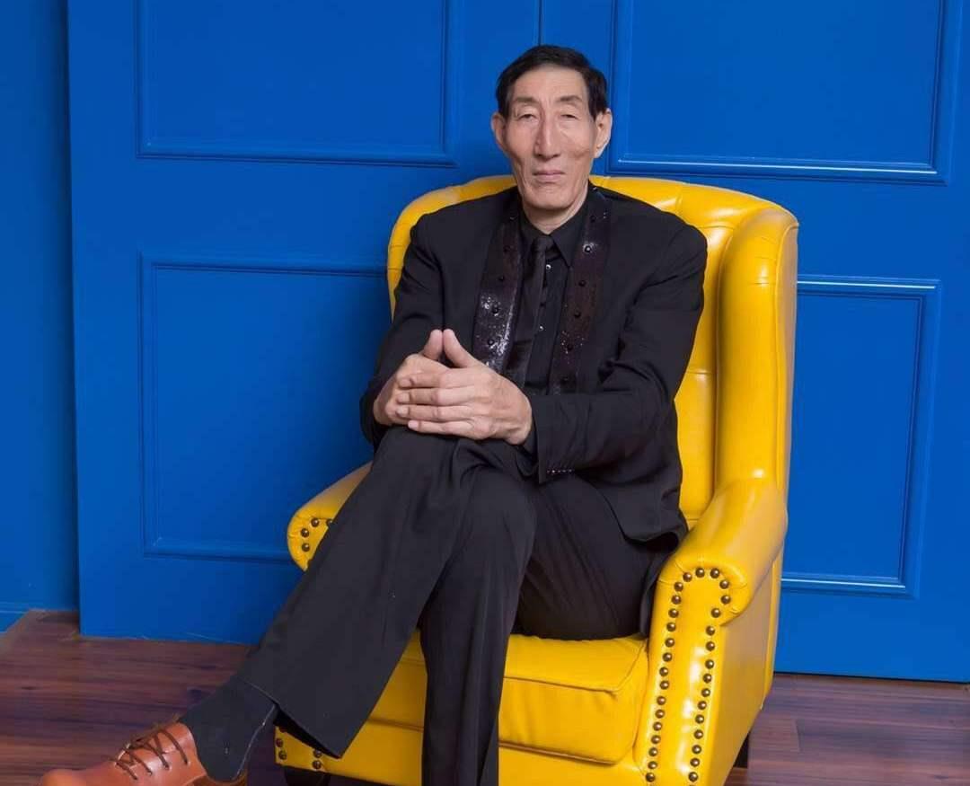 比姚明还高10厘米,身高2米36的蒙古巨人,娶小28岁妻子想生二胎