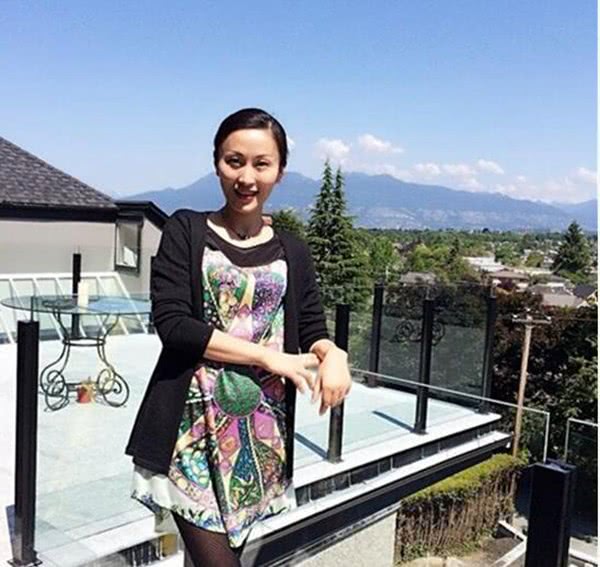 杨子前妻陶虹近照曝光,颜值不输黄圣依,女儿顺利考入哈佛!