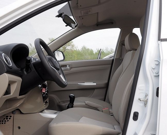 长安悦翔v3,动感与优雅的结合,很有气质的一款车