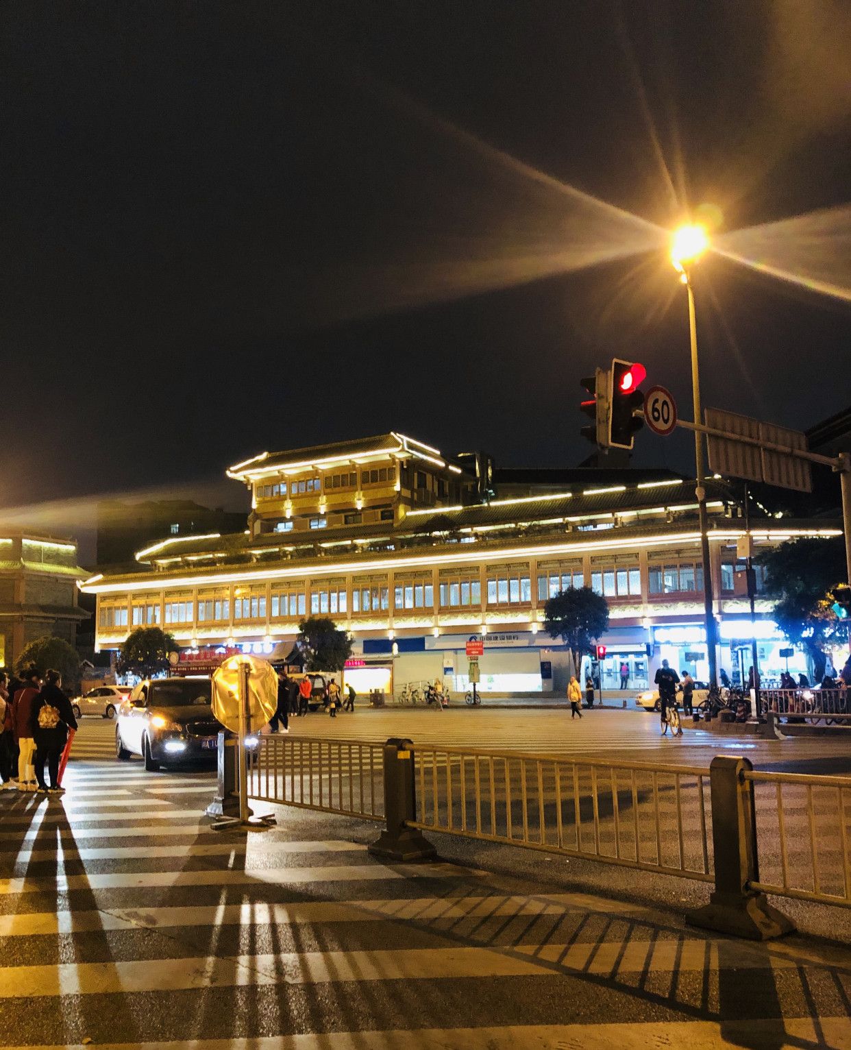 成都锦里,武侯祠大街夜景,人太多,很热闹