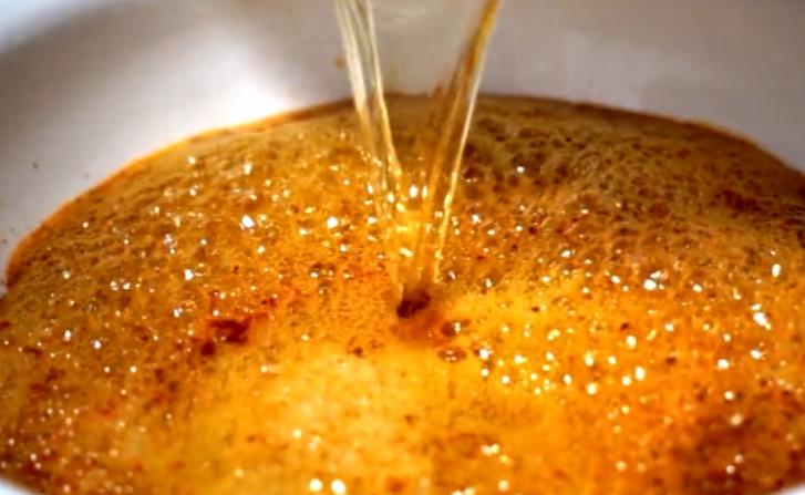 熬辣椒油时,不要只加油了,加点它,辣椒油又香又