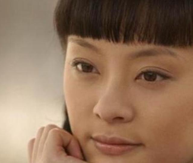 已经当上了官还是不小的军衔,张白鹿陈艺戈却是已经淡出了演艺圈,这里