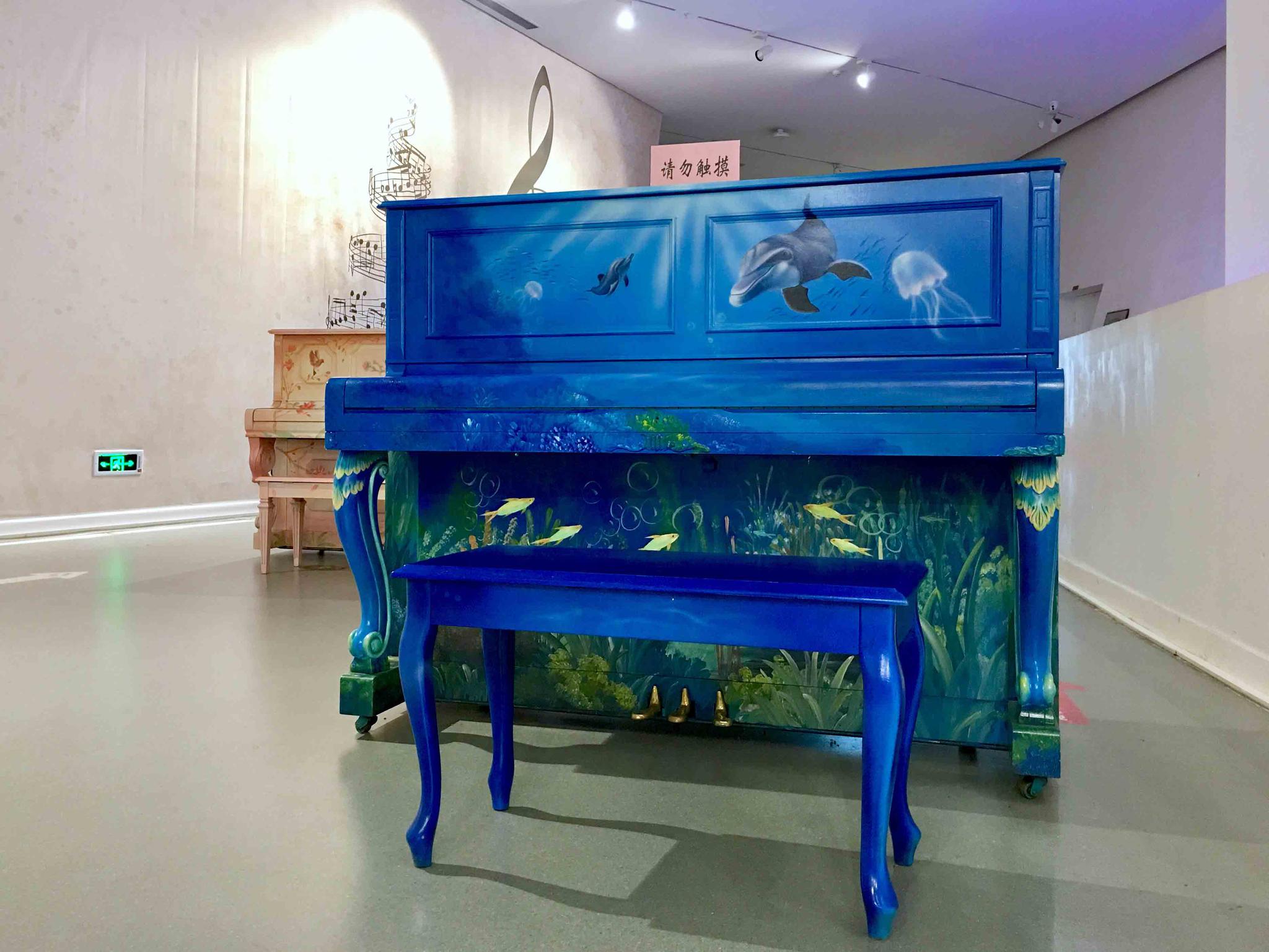 彩绘钢琴【钢的琴 乐在珈(二)(武汉大学万林艺术博物馆)】