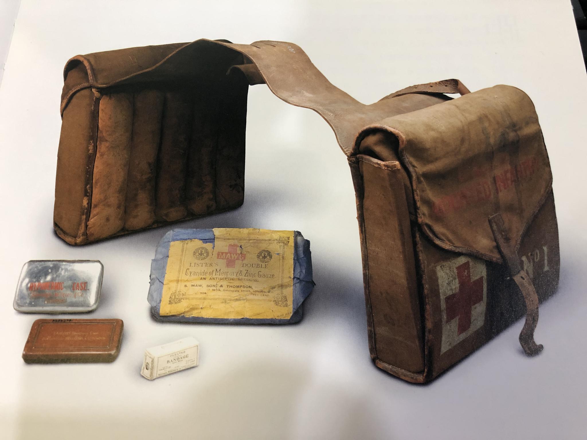 战地天使:战争时期的医疗系统,基础急救包仅有两卷纱布