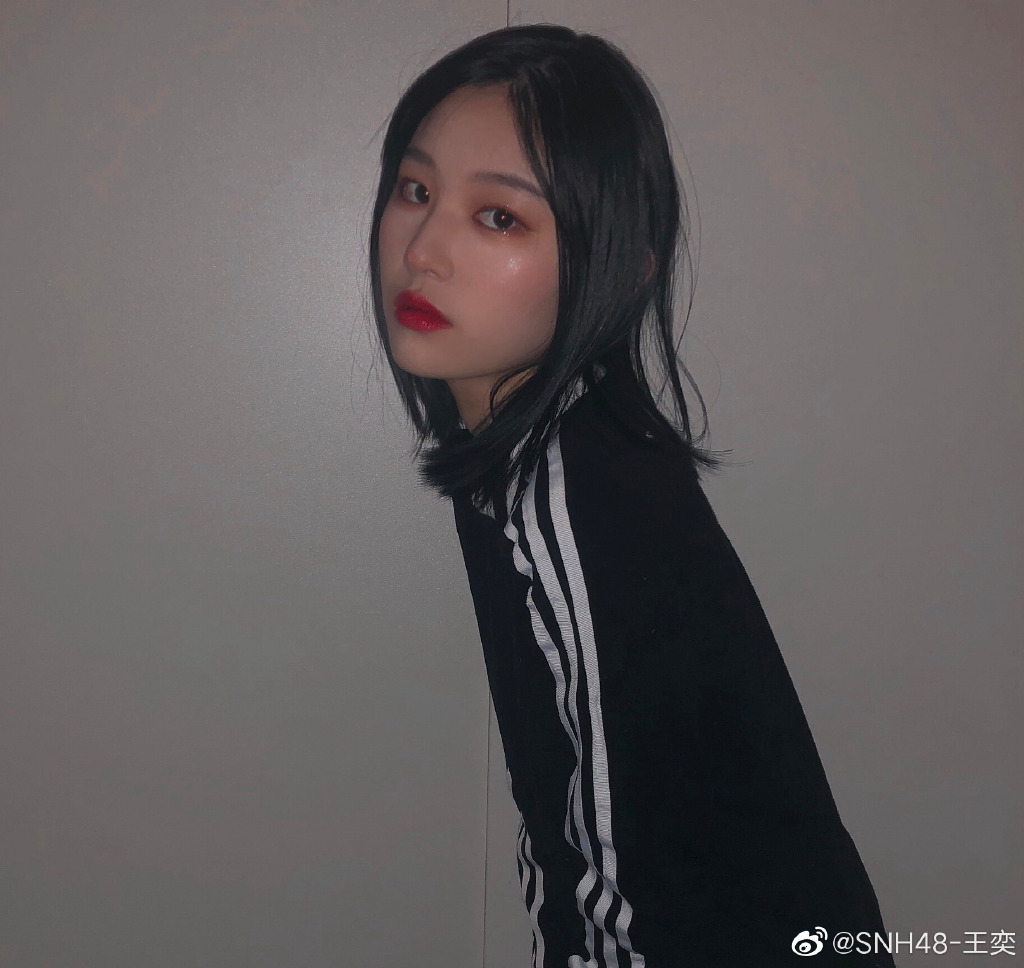 偶像美少女snh48-王奕迷人写真美照