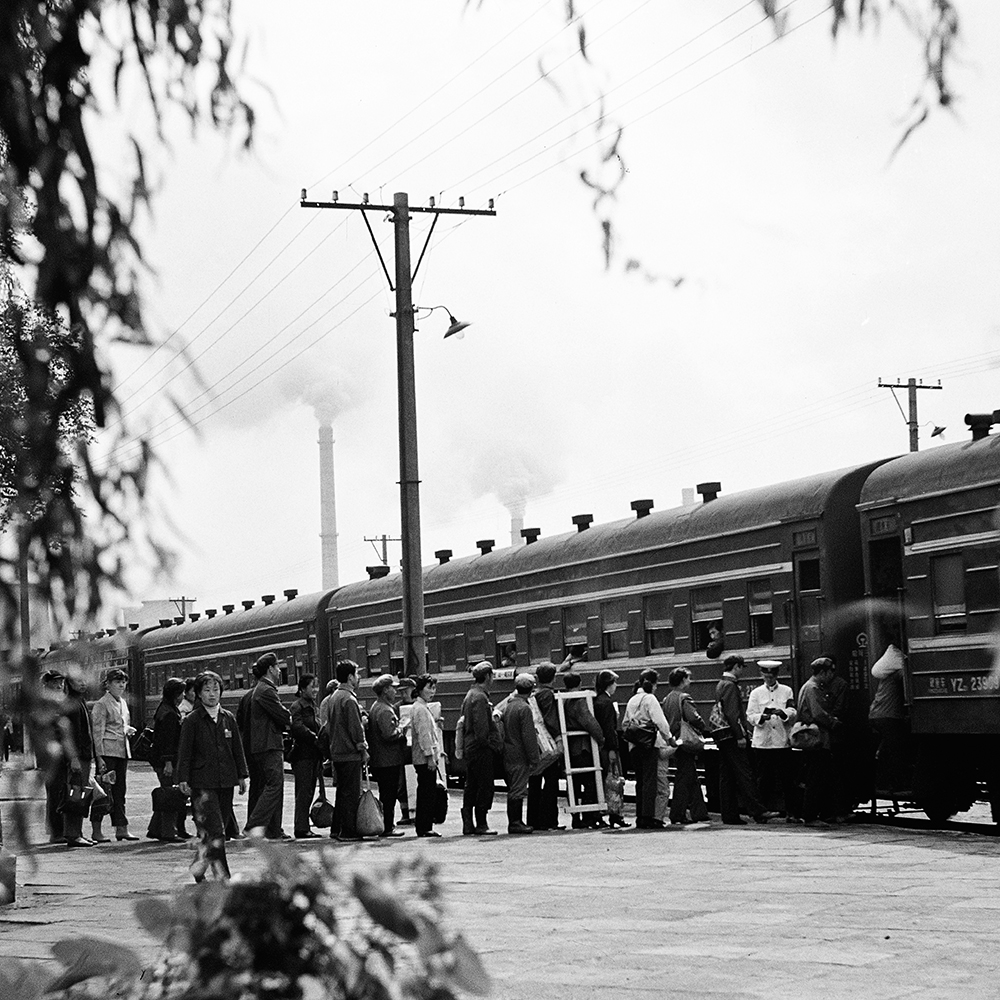 《火车上的中国人》王福春摄影展将亮相第十二届国际蒸汽机车旅游节