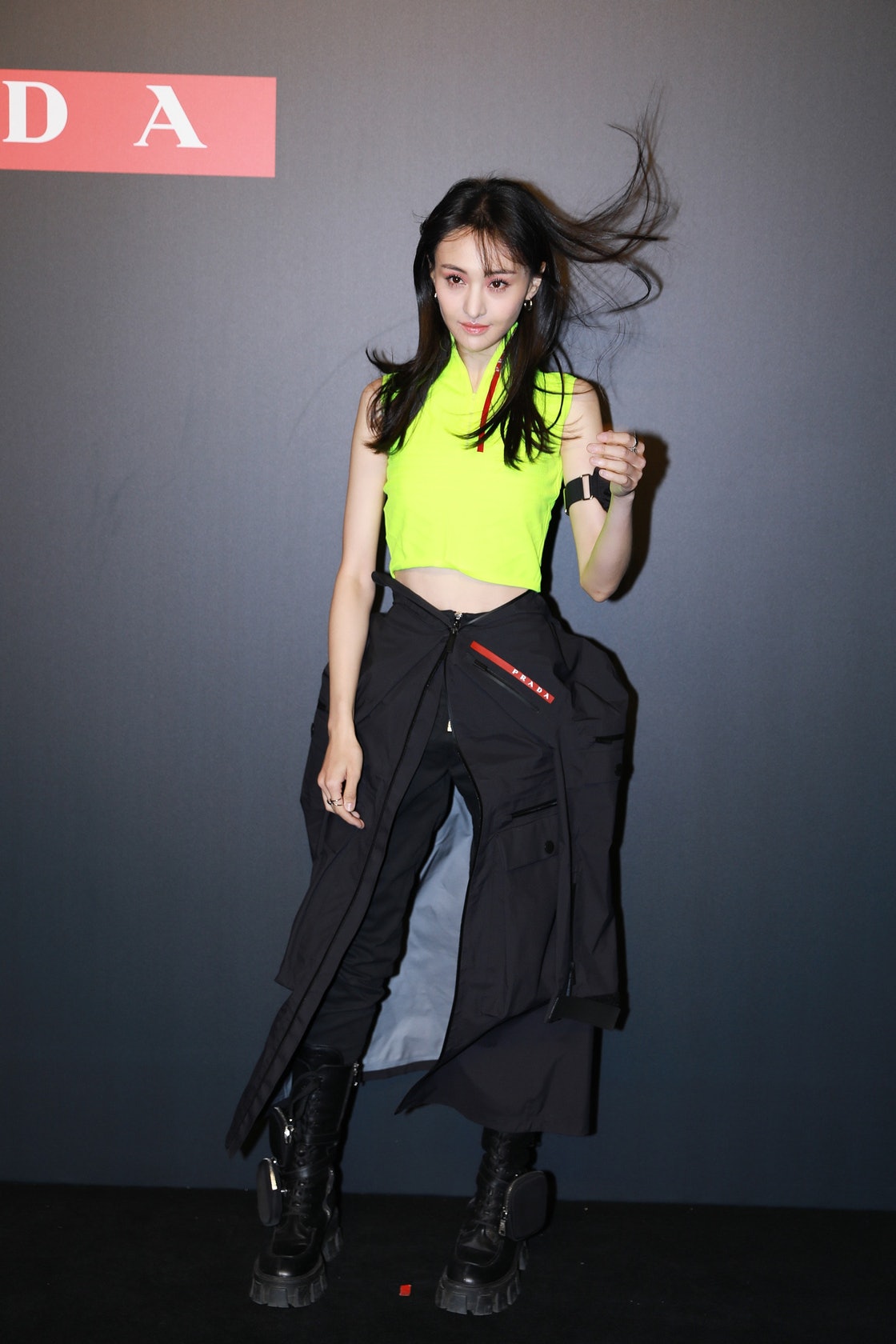 郑爽蝴蝶背成网上热搜!仙气美女原来全靠p图