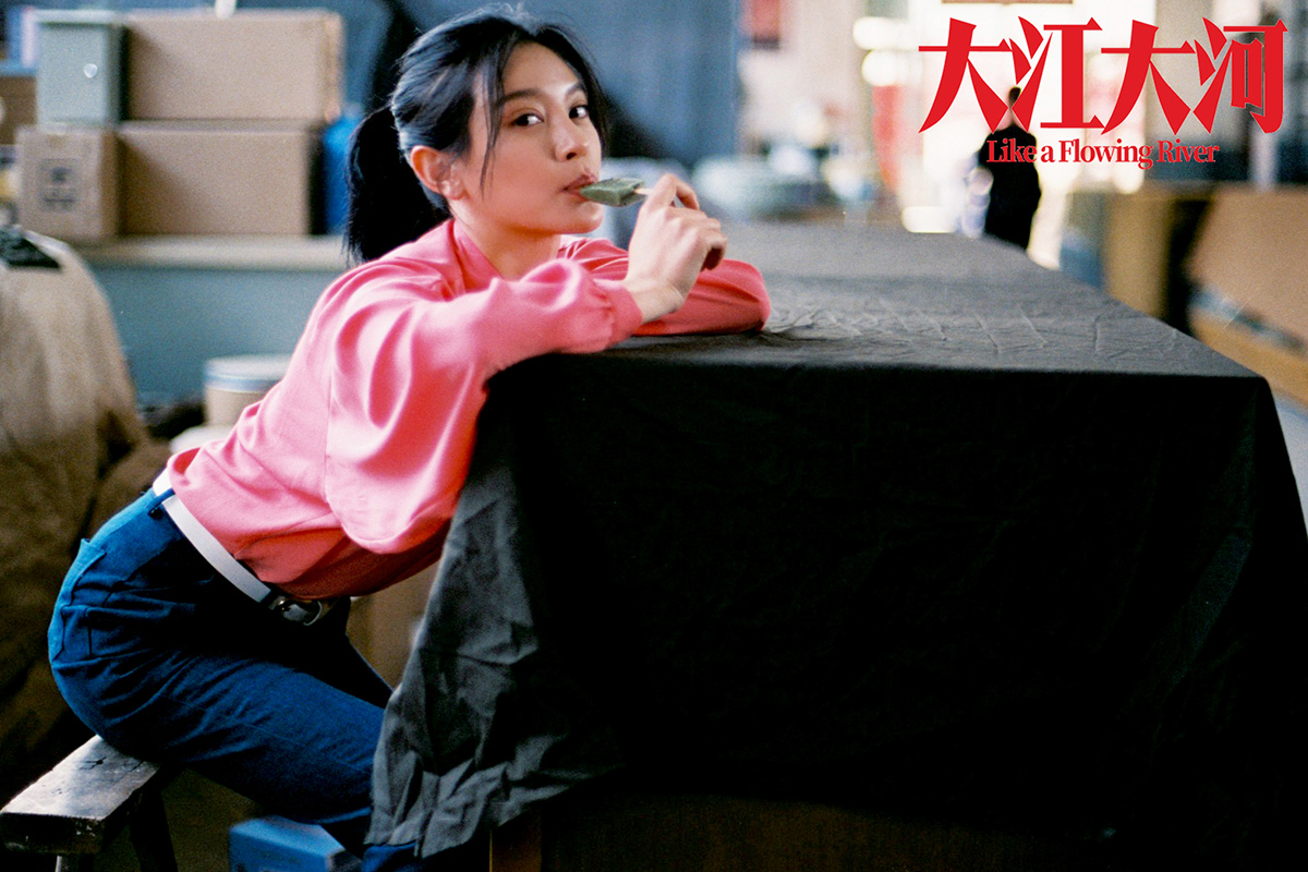 演员施诗主演的两部电视剧《大江大河》《知否知否应是绿肥红瘦》正在