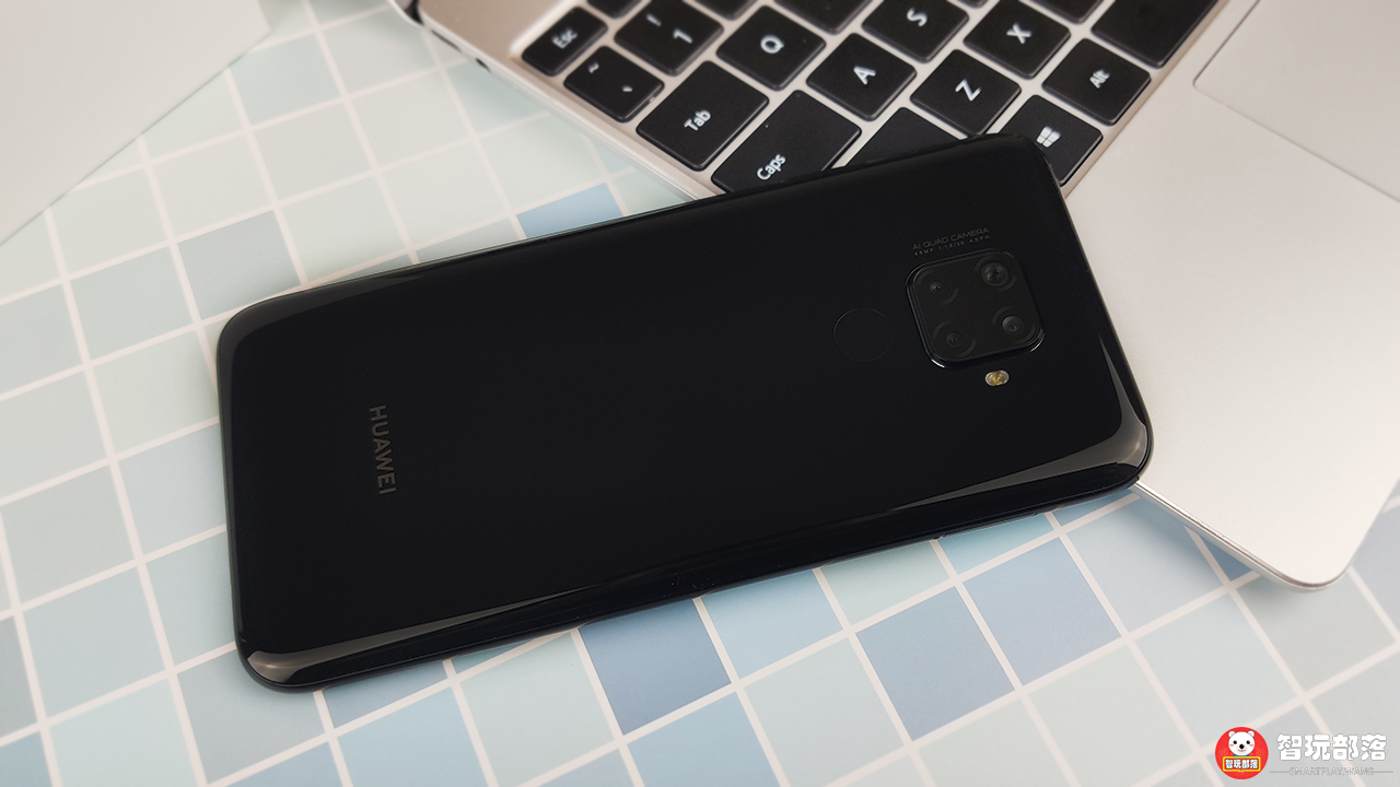 华为nova 5z幻夜黑开箱图赏:极点全面屏,经典矩阵式四摄__财经头条