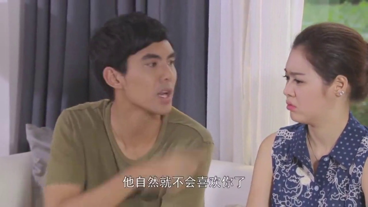 太太要自强 丈夫逼妻子打嗝 邻居进来妻子刚好打了个超级大的嗝