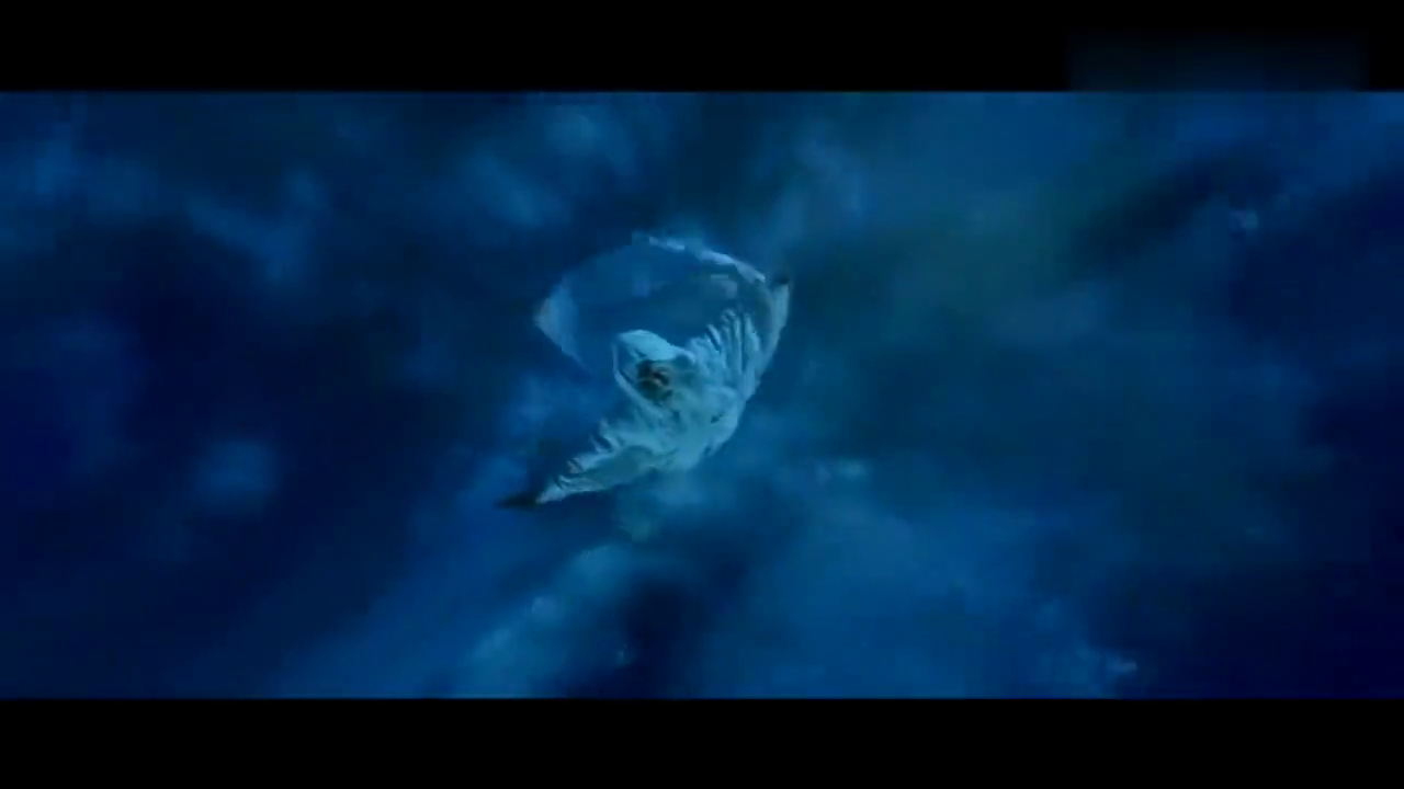 蜀山传:白眉用浩天镜降住幽泉老怪,结果幽泉借助飞刀逃跑