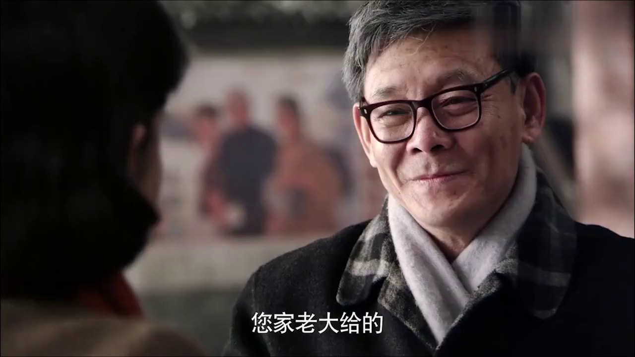 情满四合院:三大爷捡垃圾的事情被傻柱得知,傻柱满脸愧疚!
